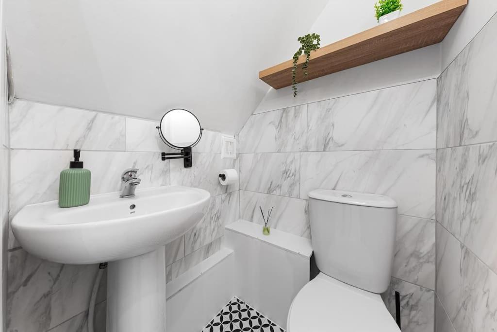 The Holloway Suite- Longterm 15% Off Sleeps4 Appartamento Londra