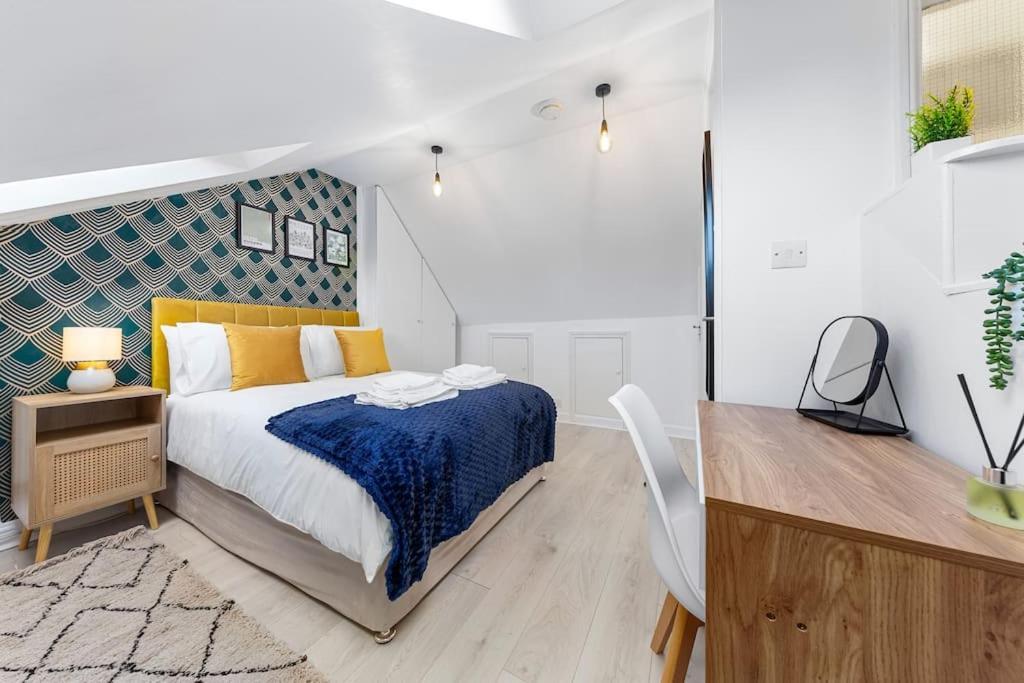The Holloway Suite- Longterm 15% Off Sleeps4 *