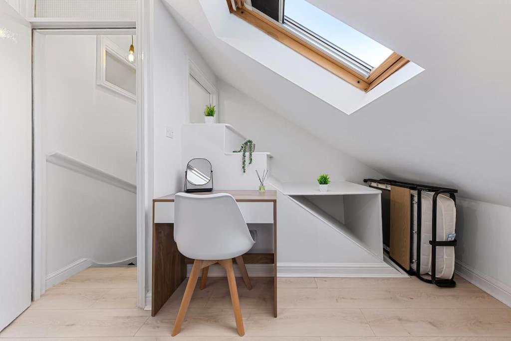 The Holloway Suite- Longterm 15% Off Sleeps4 Appartamento Londra