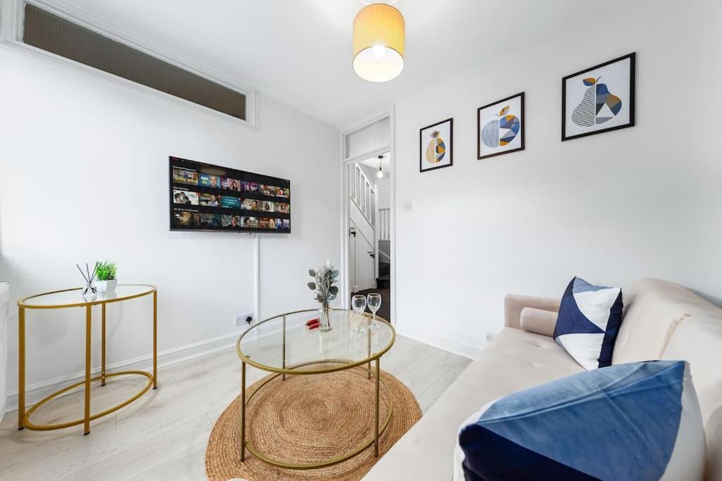 The Holloway Suite- Longterm 15% Off Sleeps4 Appartamento
